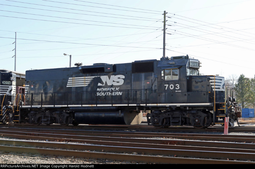 NS 703